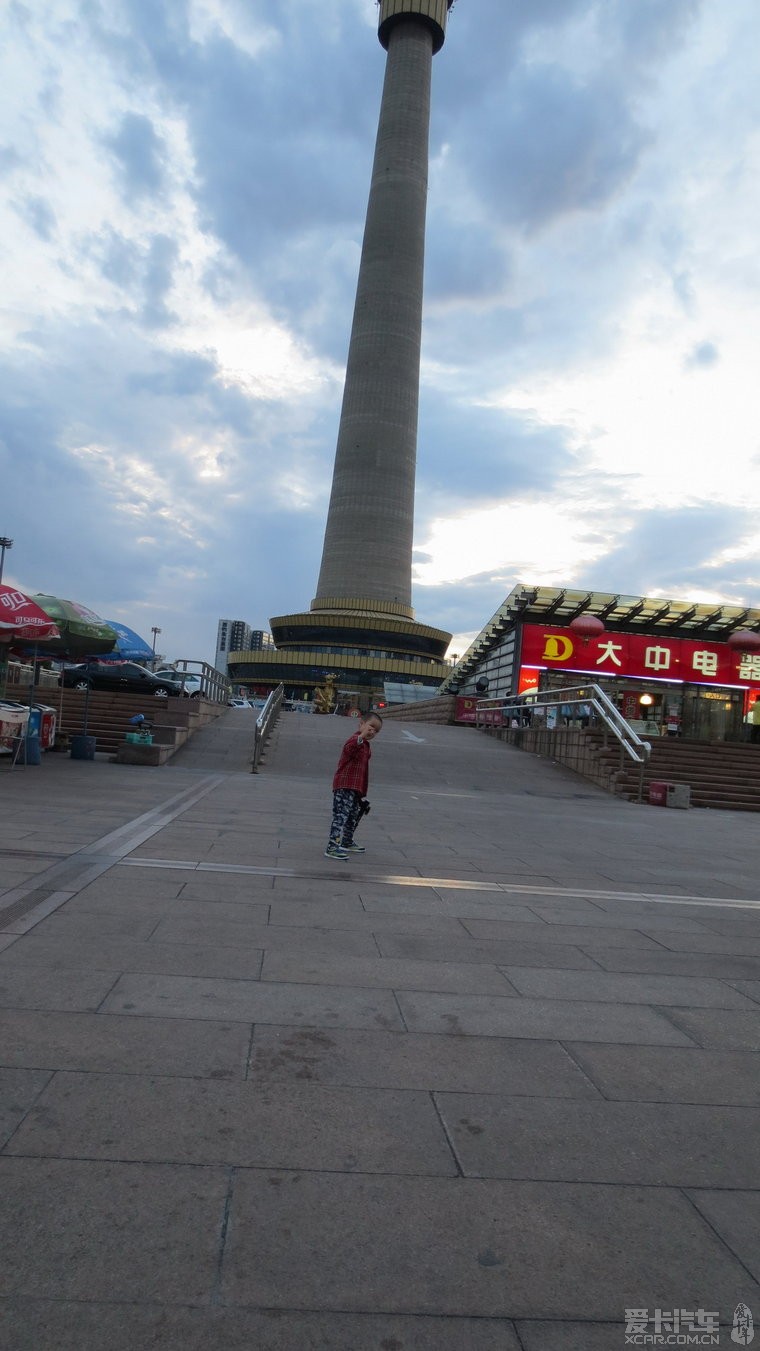 中央電視塔旋轉餐廳法國美食節自助餐