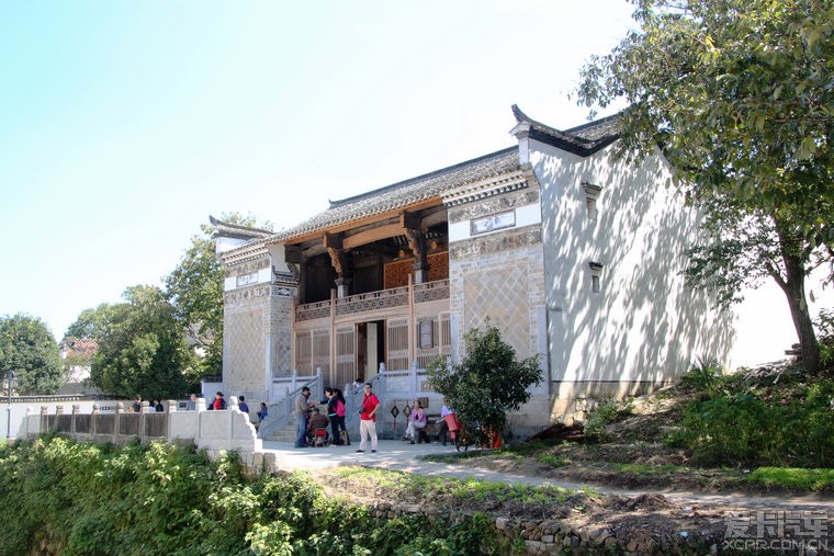 全村共有祠堂一百零八座 现在尚存的只有二甲祠,宝公祠,洪公祠等几座