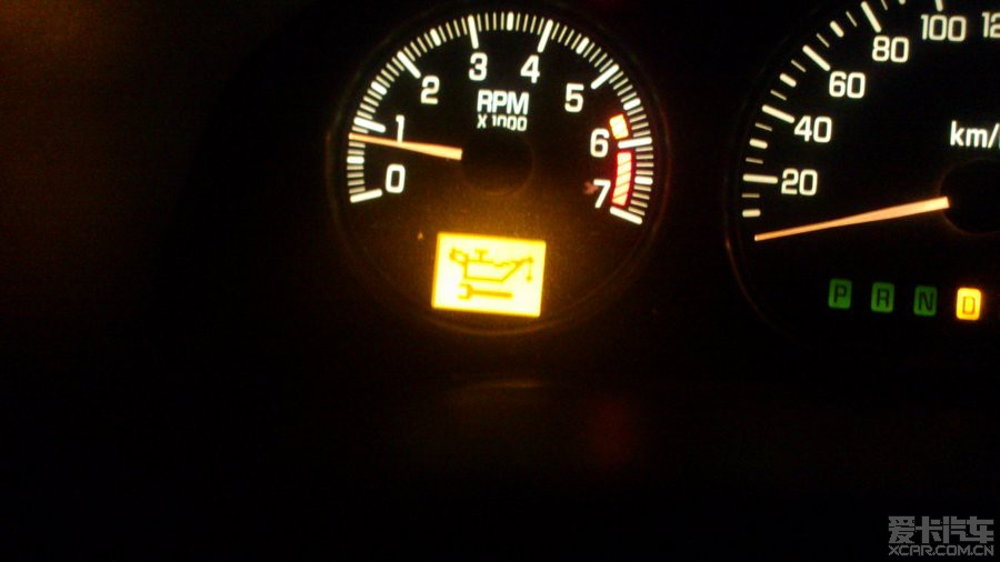 汽车保养警示灯亮啥样图片