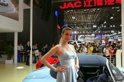 红五月参赛作业之北京车展带着黑卡拍美女