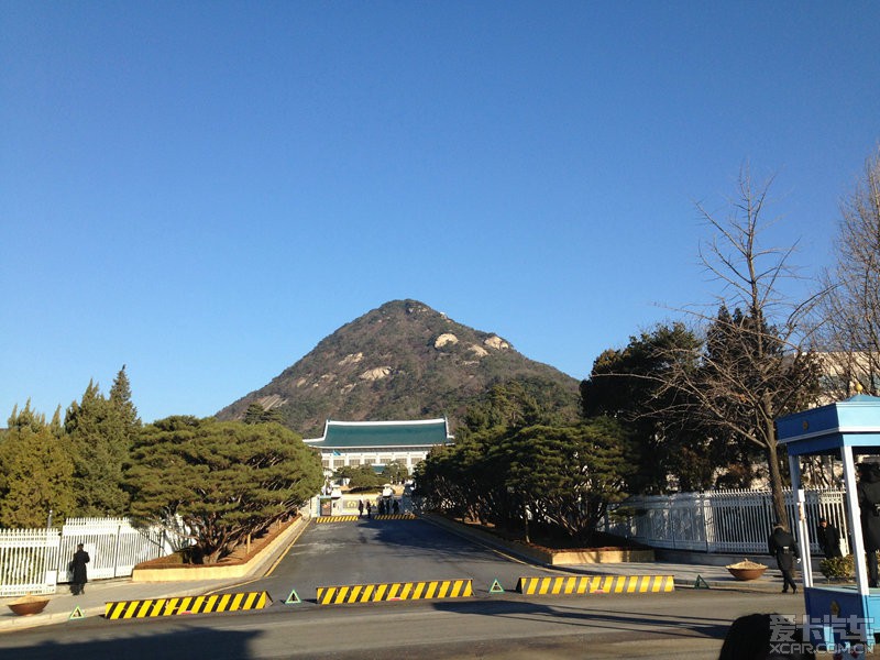 沒什麼風景可看,這幾天就在首爾活動,第一個景點就是青瓦臺和景福宮