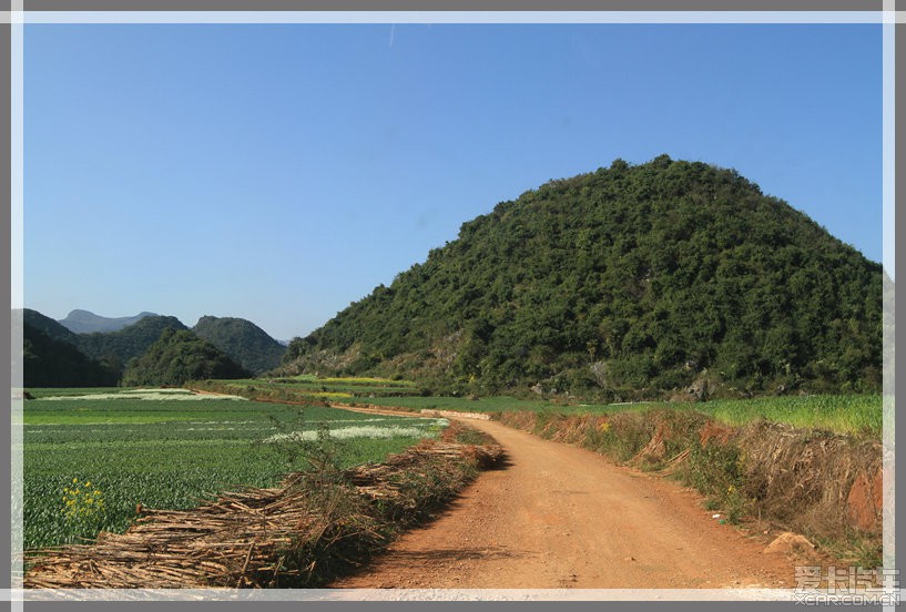 又或者這樣的田間小路.