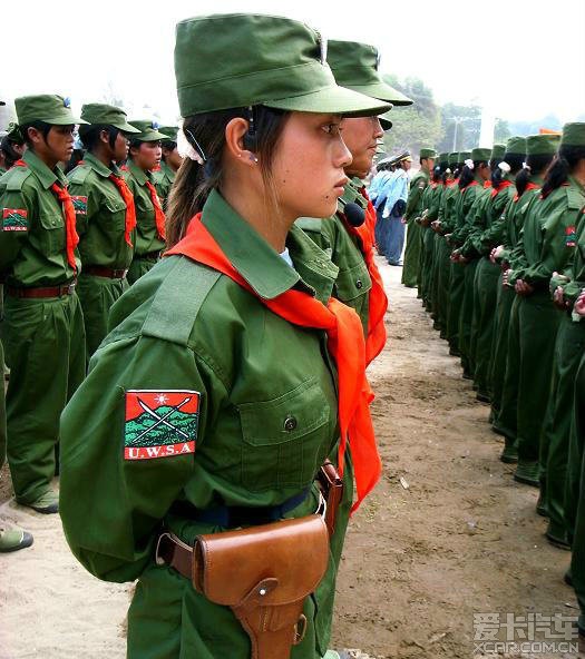 > 缅甸果敢女兵大量真实照片外流