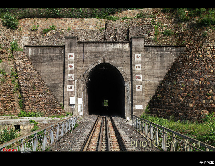 > 800裡往返,探訪寶成鐵路南線第一高橋——雁門鎮大橋.