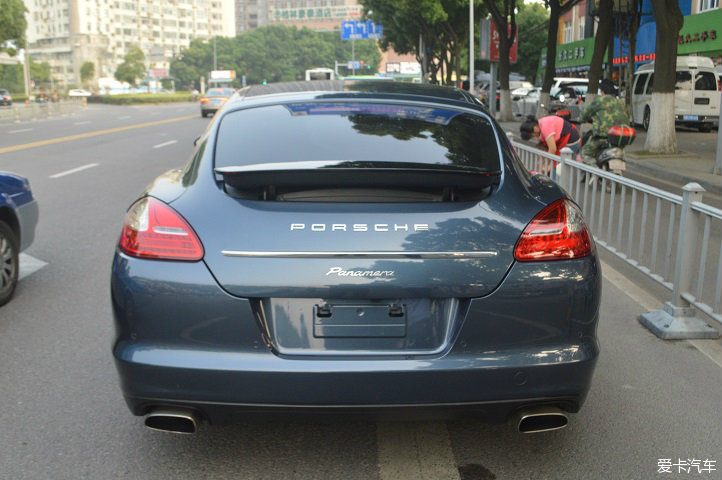 11年游艇蓝保时捷panamera36