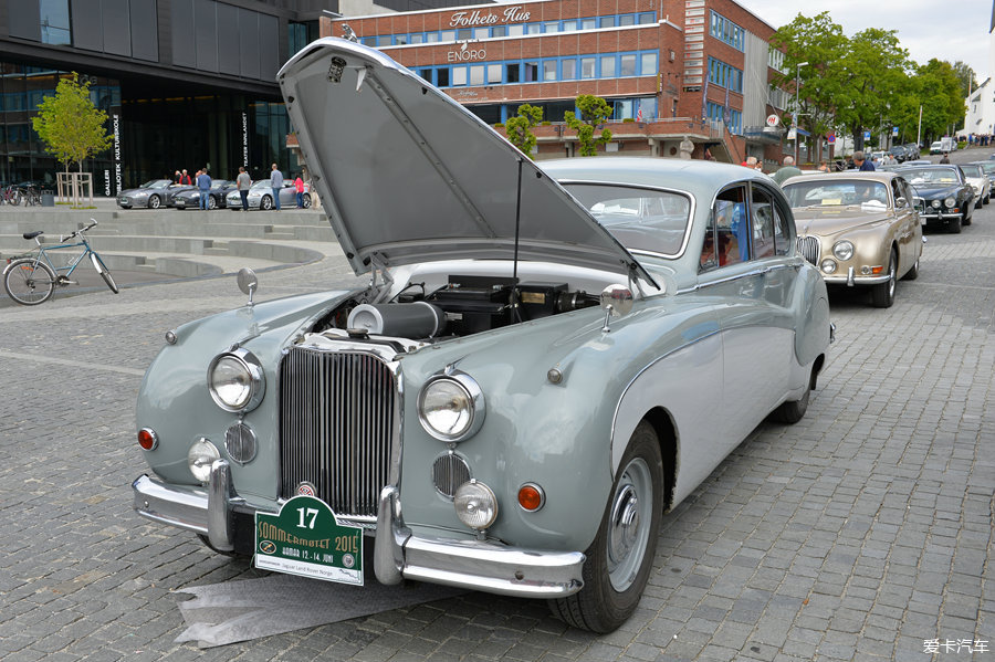 捷豹老爷车1949图片