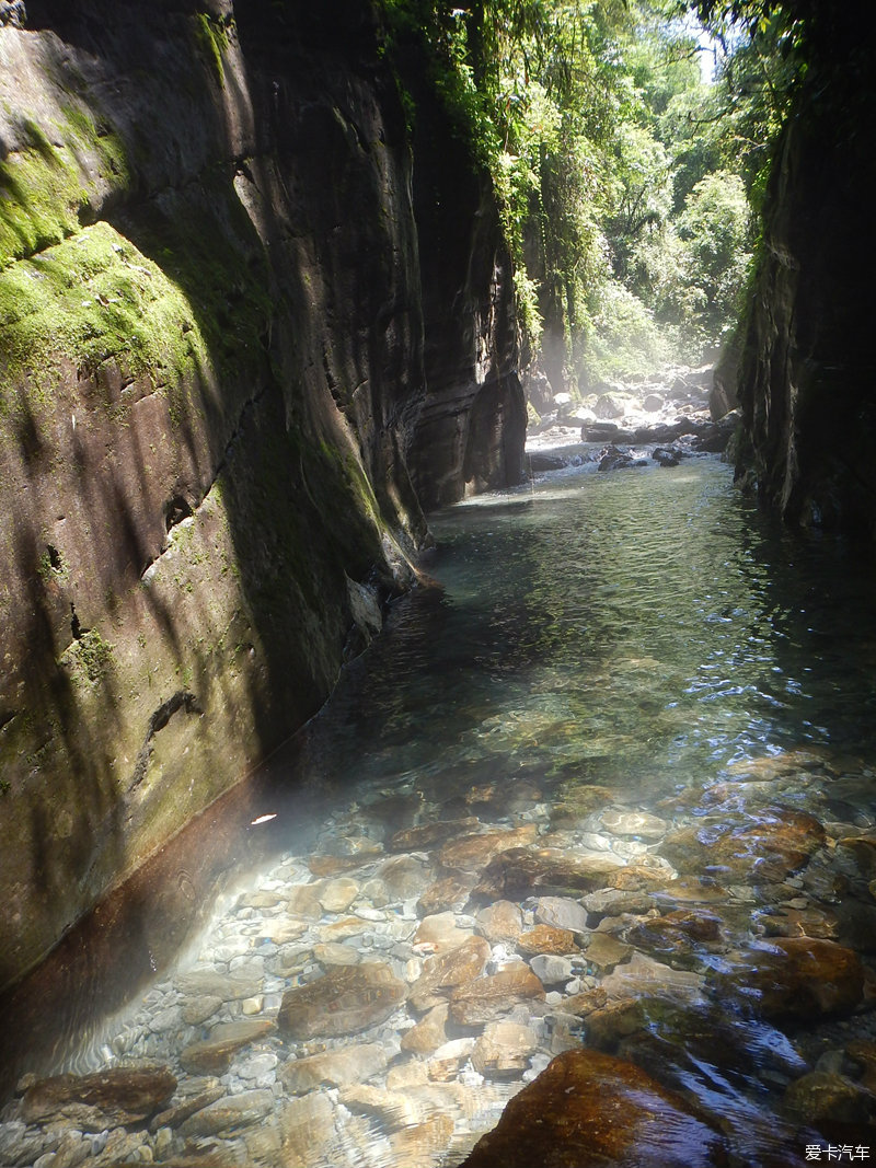 湖北恩施躲避峡谷图片