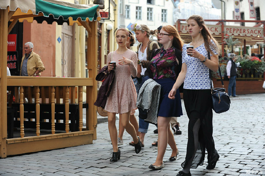 爱沙尼亚街头美女图片