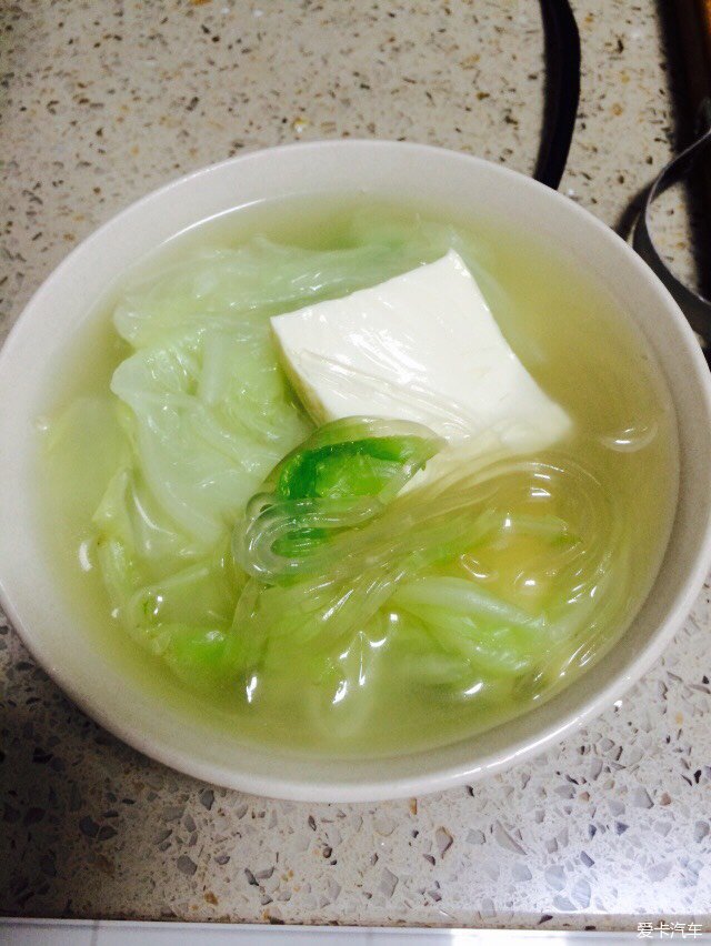 再弄個白菜豆腐粉絲湯,齊活兒