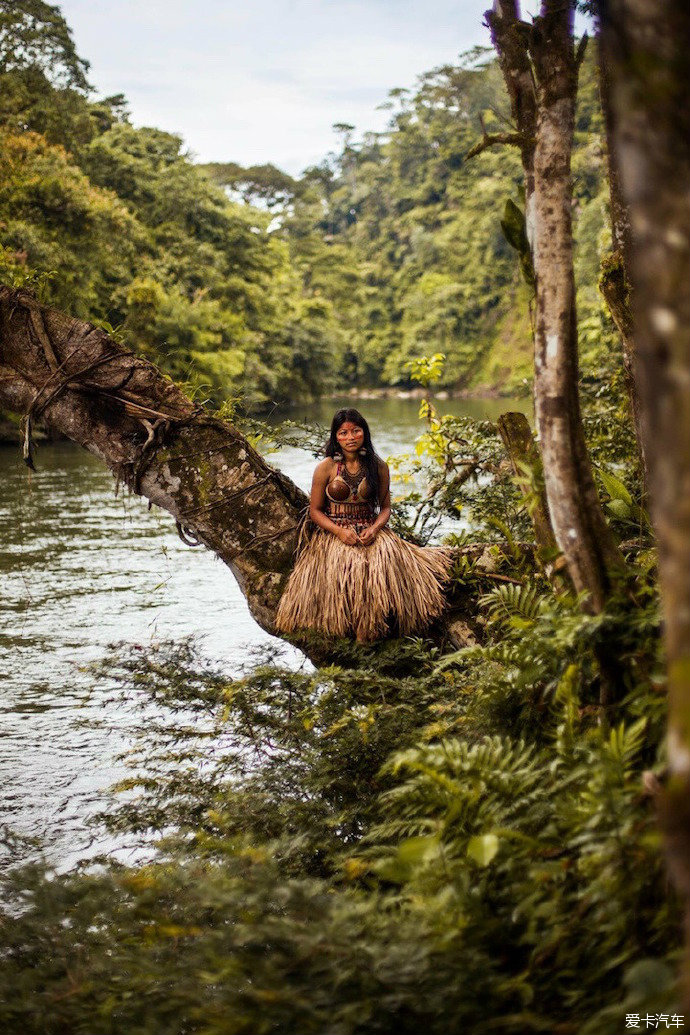 03亚马逊雨林的土著美女