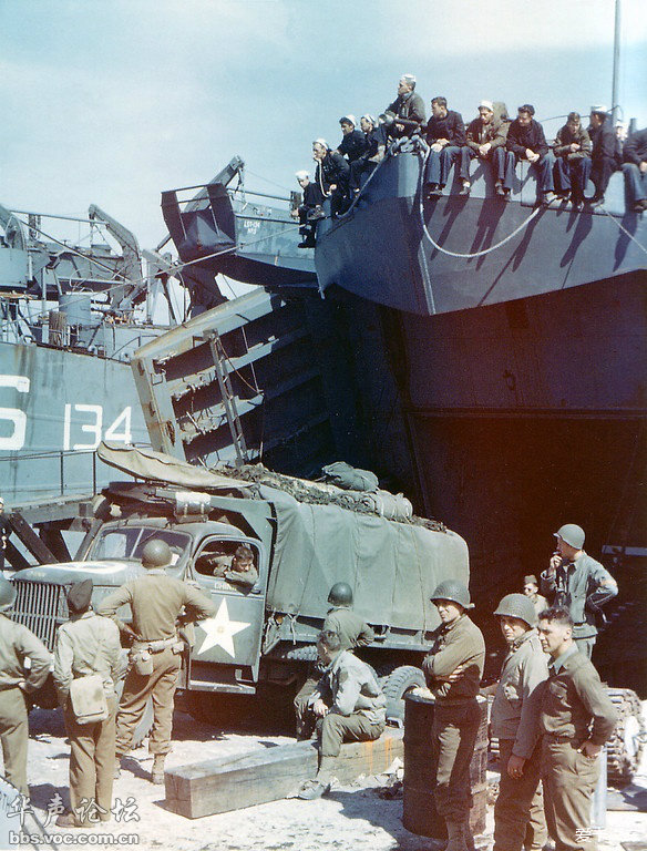 彩色老照片之七二战诺曼底登陆战壮观场景
