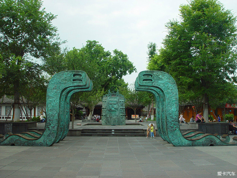 阆中贡院广场雕塑含义图片