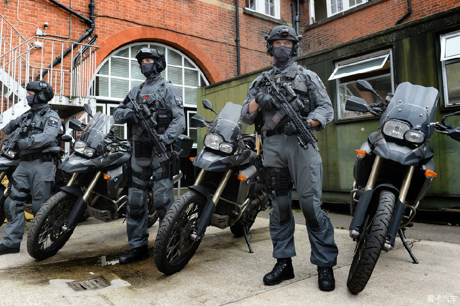 伦敦增加600名武装警察应对恐怖袭击威胁