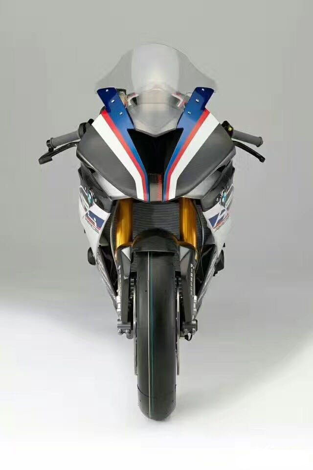 bmw hp4一颗拥有战斗心的机车