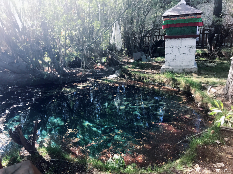 说好的第二弹来袭,雄巴拉曲神水寺一日游,有姐姐姐夫合照噢.