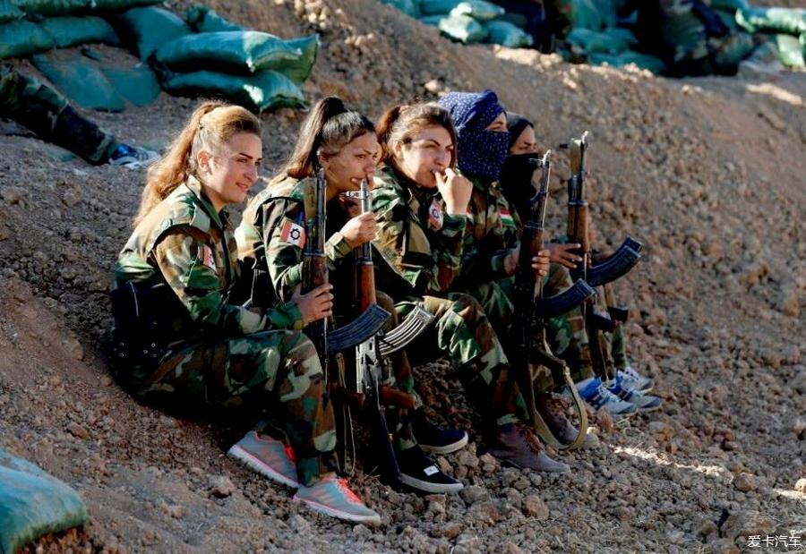 > 叙利亚的战场玫瑰!库尔德女兵用中国56式步枪
