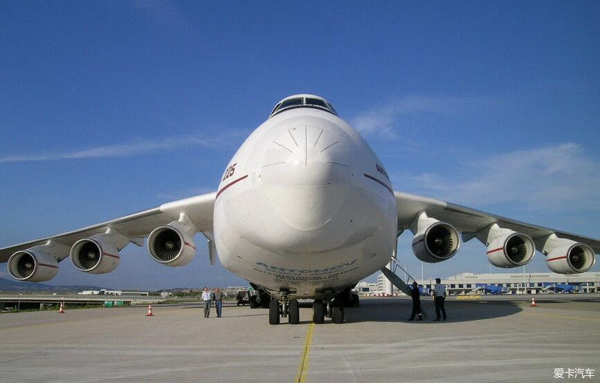 世界上最大的飞机是俄罗斯的安25吧