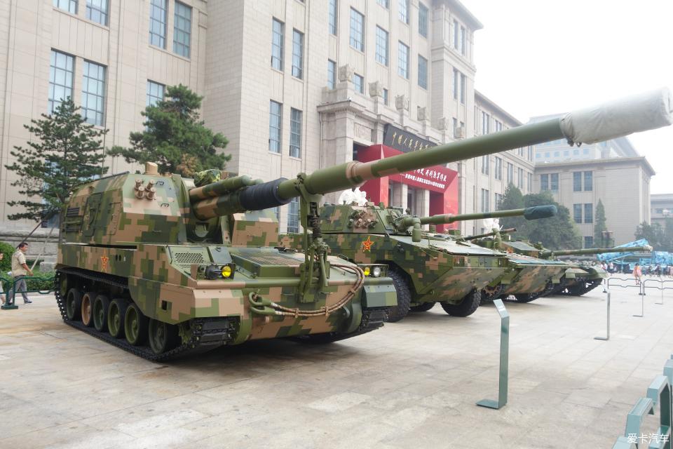 中国现役自行155火炮图片