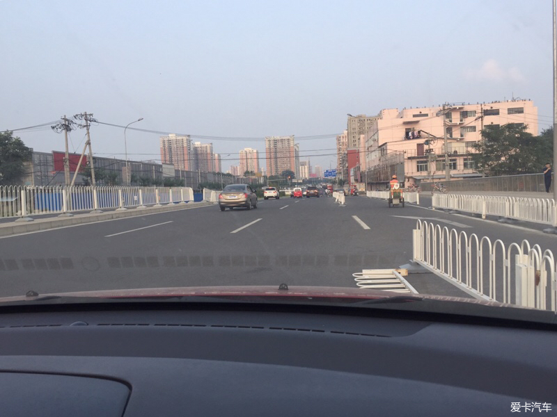 【现场快报】路虎揽胜星脉上市，售价68.8-104.8万元