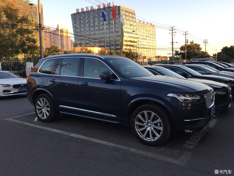 选来选去终于订了xc90又纠结于颜色牛仔蓝