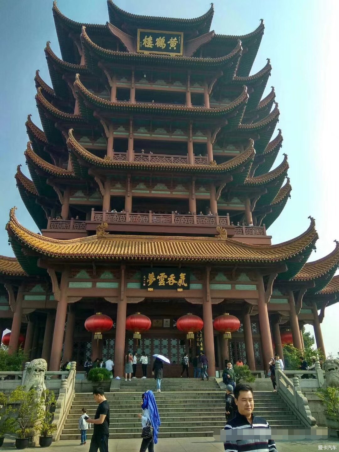 武汉是一个不太适合旅游的城市,夏天太热,冬天很冷,景点不多,名胜古迹