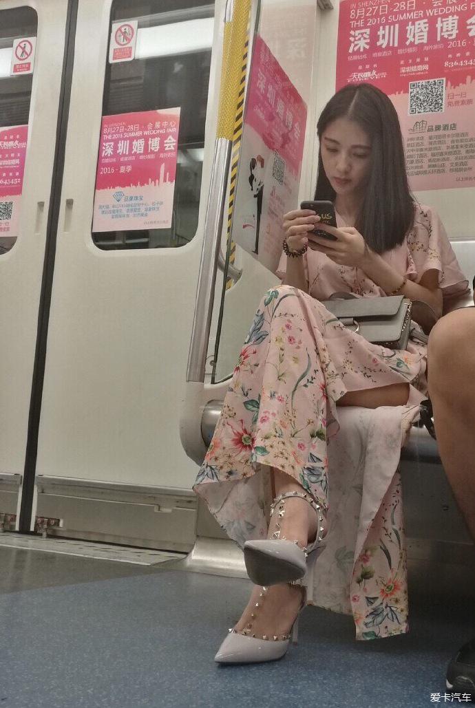 流老師喜歡的地鐵上的美女