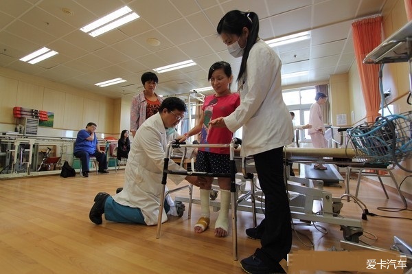 医学真伟大花莲慈院7次大手术双膝反曲女孩陈团治厦门传来婚讯