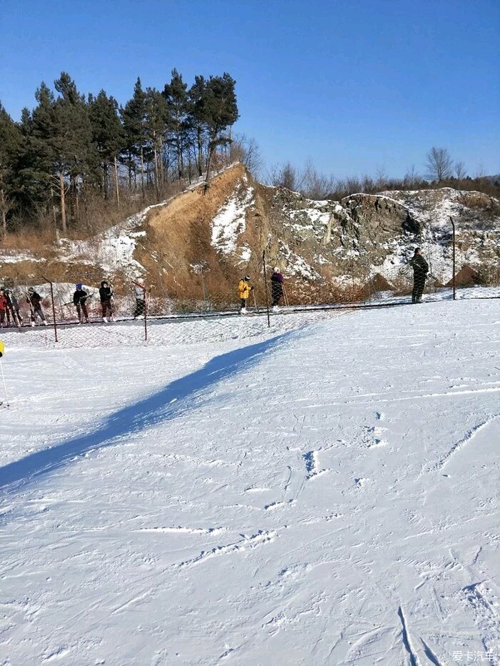 玉泉滑雪场一日游图片
