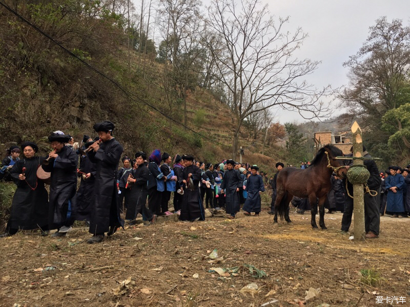 苗族祭祀砍马