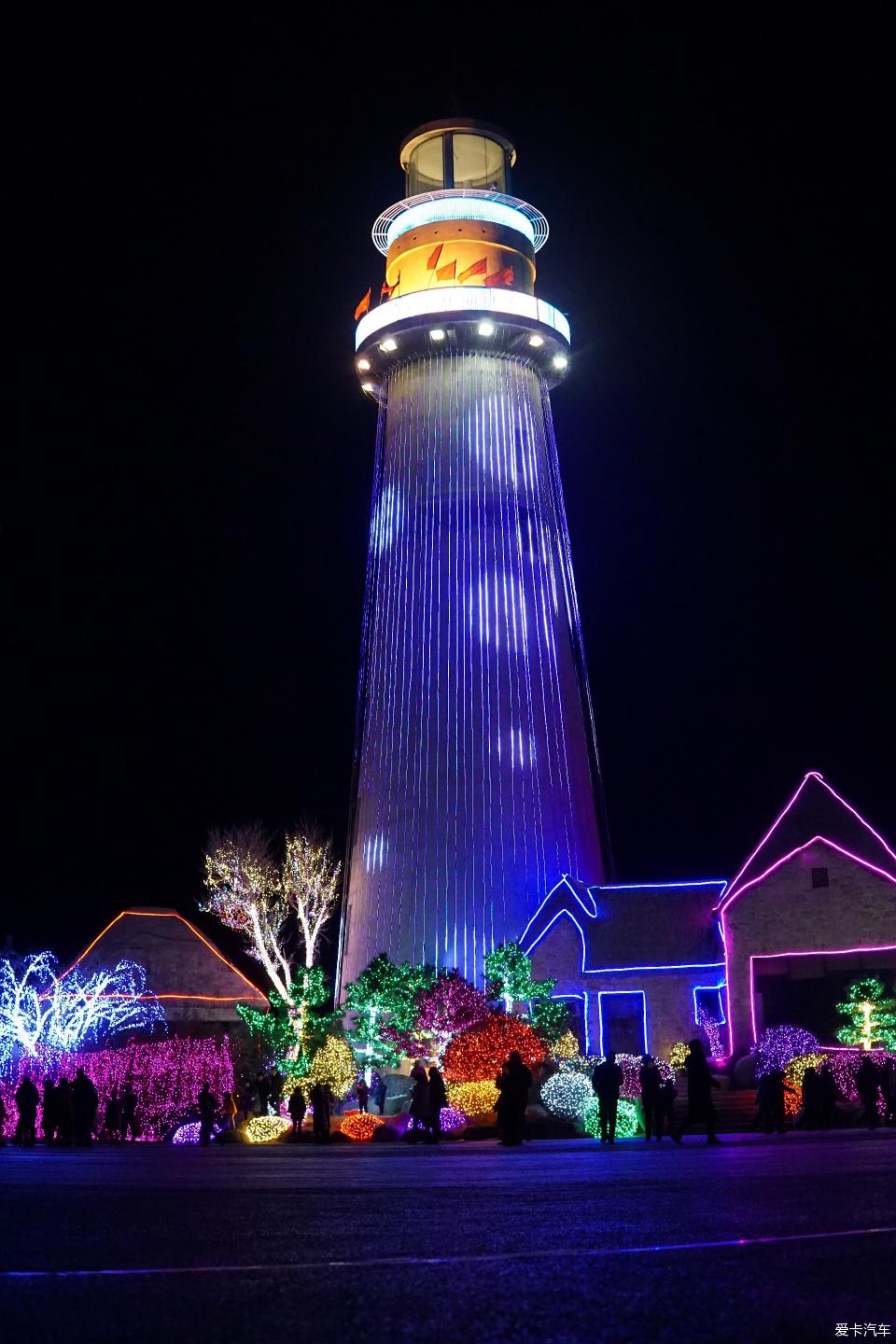 威海灯塔夜景图片图片