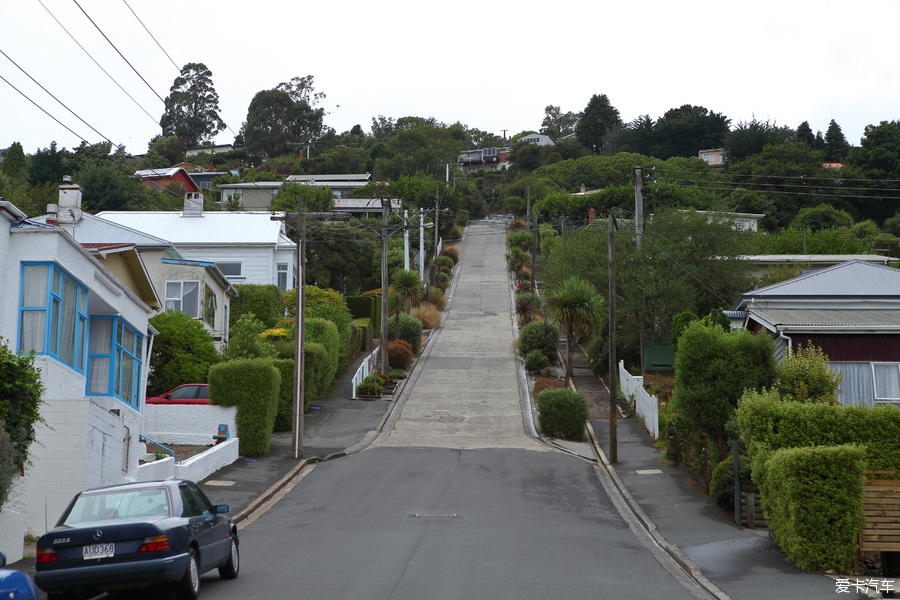 达尼丁的鲍德温街(baldwin street,号称是吉尼斯世界纪录大全认证的