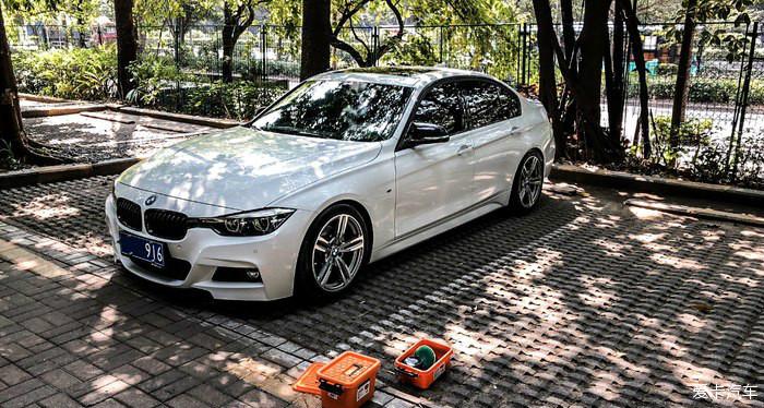 BMW F30 Night Edition 330iM 10,000 kilometers of vehicle operation Young model modification blockbuster is presented