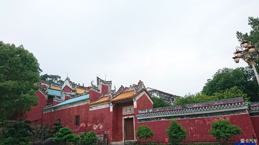 第四天,早上天氣開始變壞; 早餐後,冒雨參觀恭城文廟… 查看本