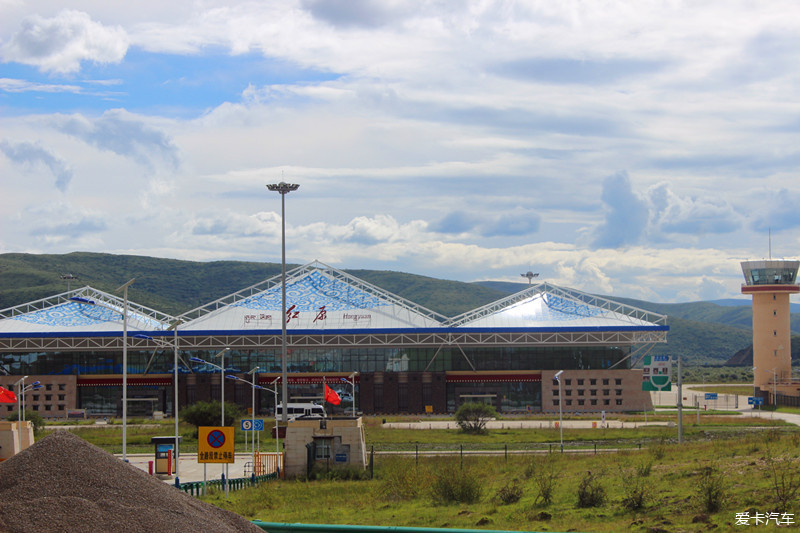 茶卡盐湖最近的机场图片