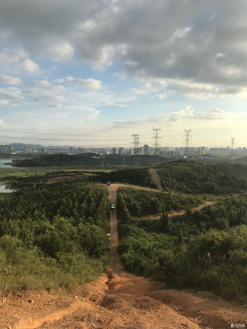 激情一日体验武汉两处越野地标,泥河2号线八叠山绝望坡