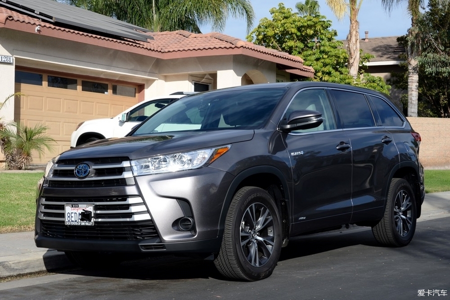 > 2018 highlander hybrid le 新車作業