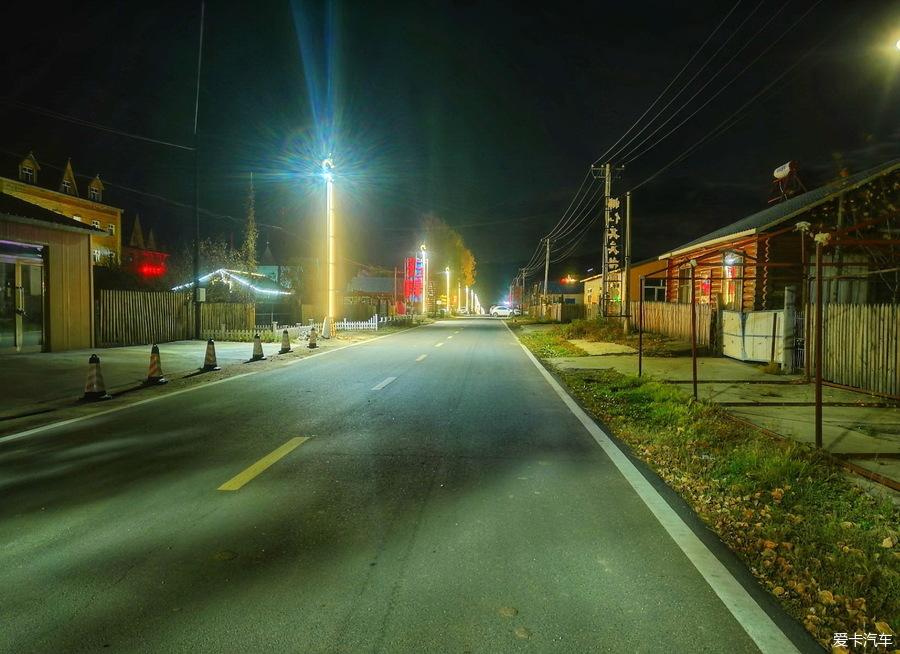 若羌县夜景图片