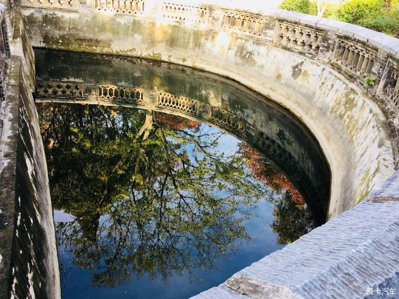 半月形风水池图片