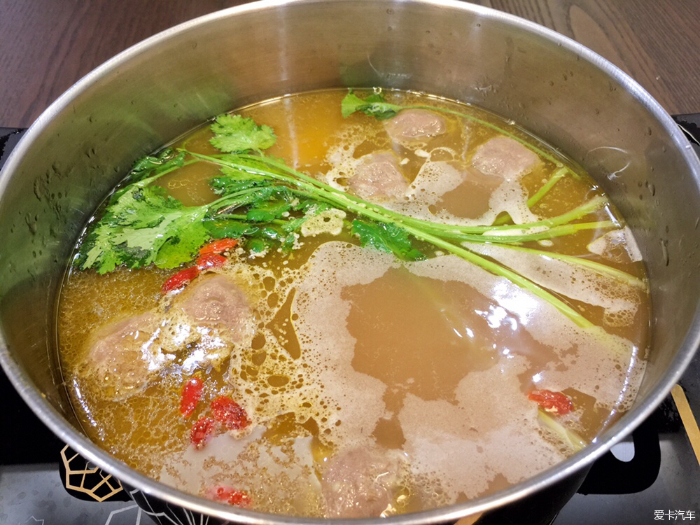 自制牛肉湯底火鍋