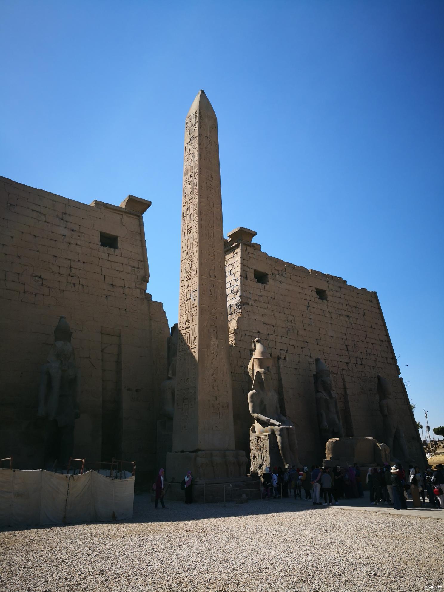 法国埃及方尖碑图片