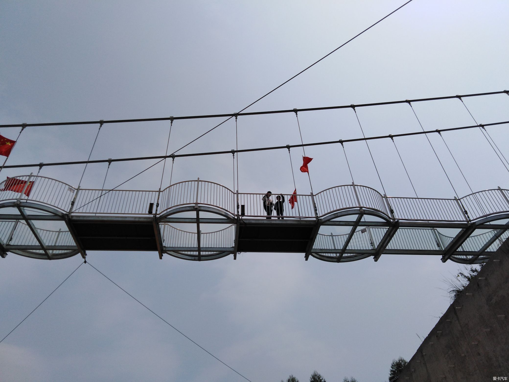 青岚地质公园玻璃桥图片