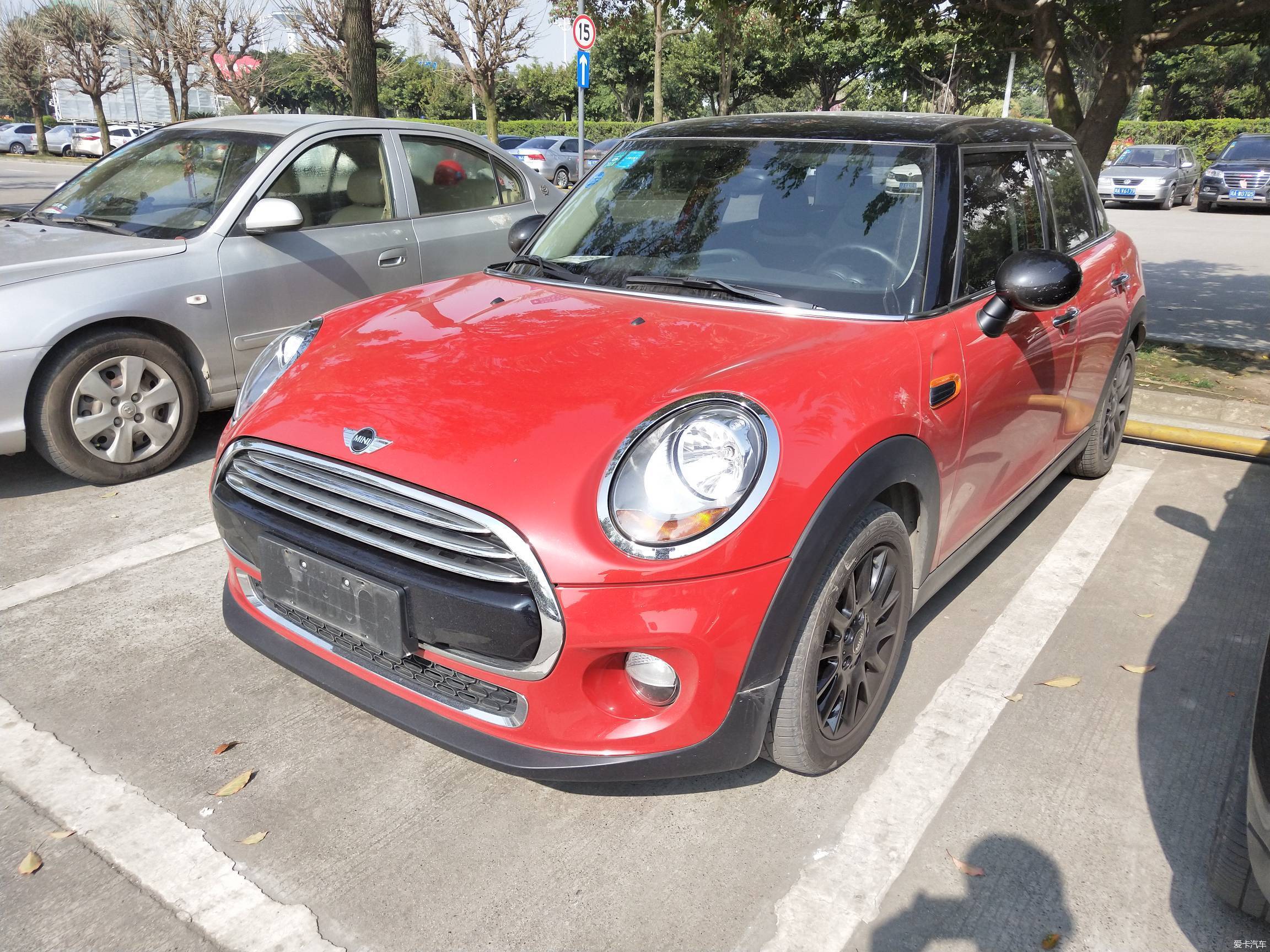 代友出红色mini