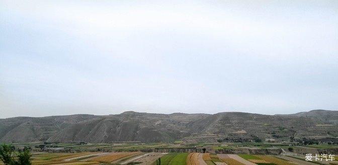 西寧—西安 1005km隴西 黃土坡的麥田