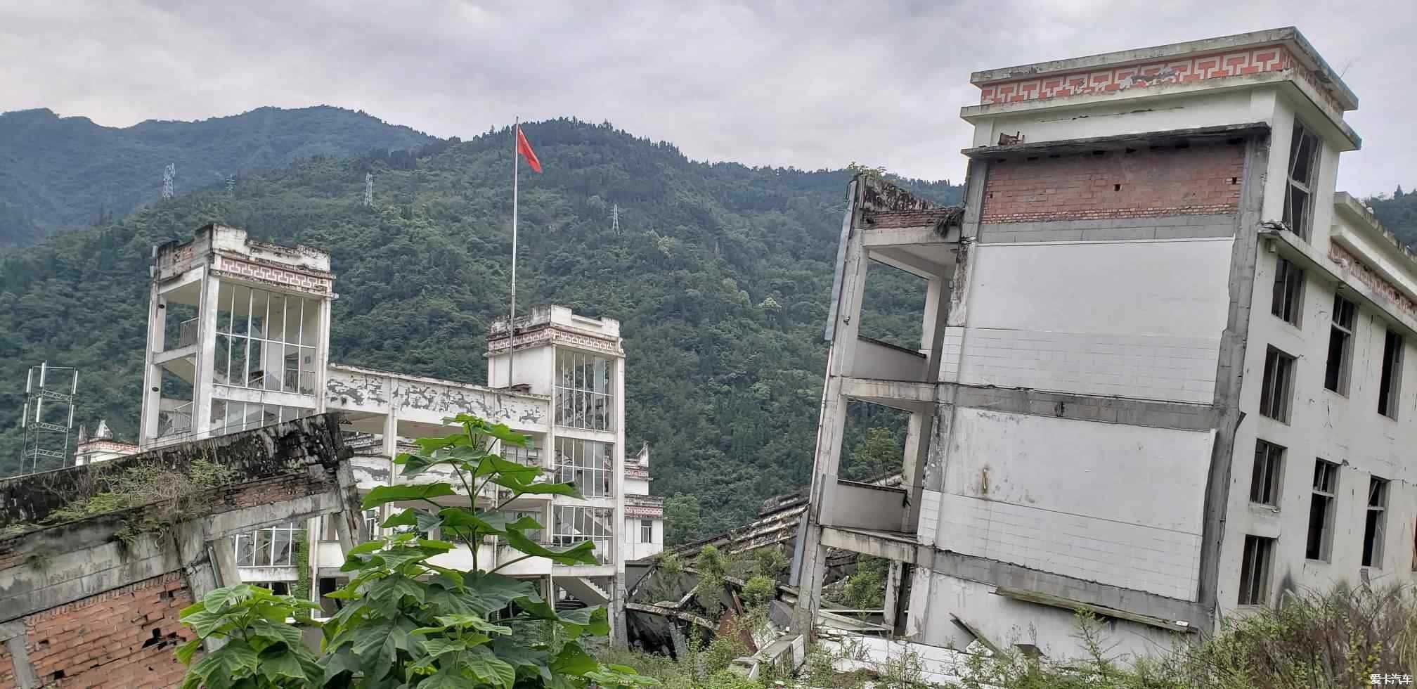 曾經的家園毀於一旦,一切的美好瞬間化為烏有.民族之痛,國家之殤!