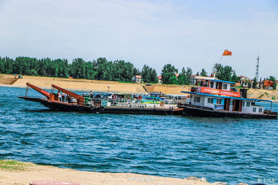 Q Bomb Men and Women Cool Travel Notes: Driving to play in the water on Changshou Island, suspected of Q Model Water Splashing Festival? Show off a touch of koi color