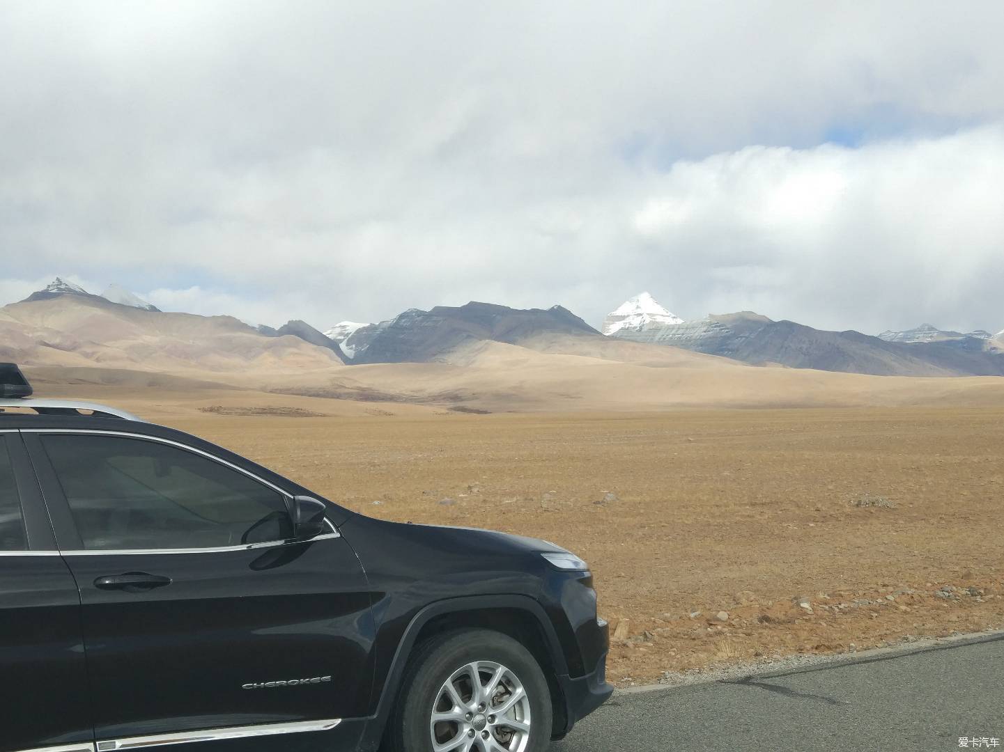 环绕新疆穿越无人区 跨过新藏