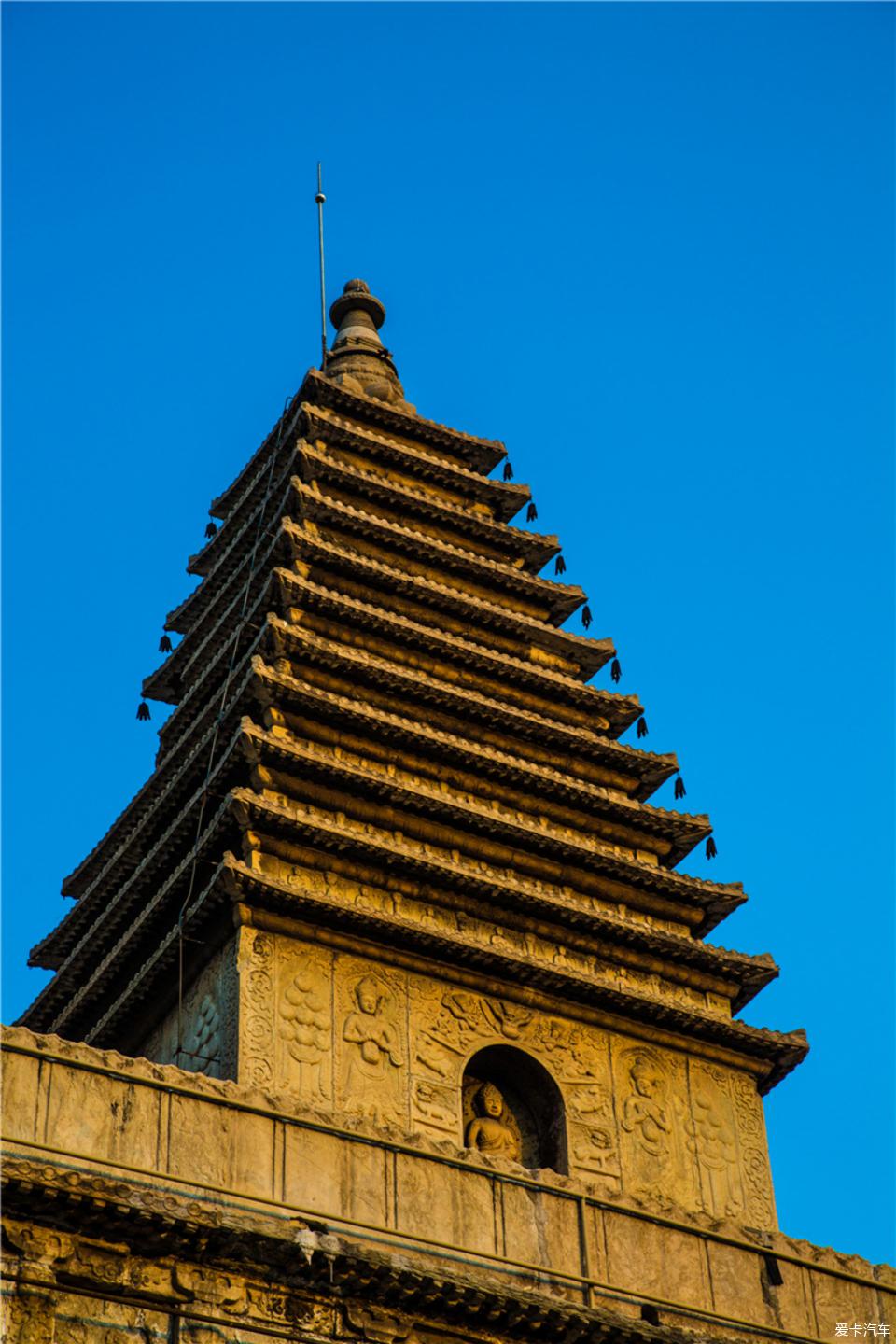周末游五塔寺,北京石刻博物馆,感受深秋的金黄