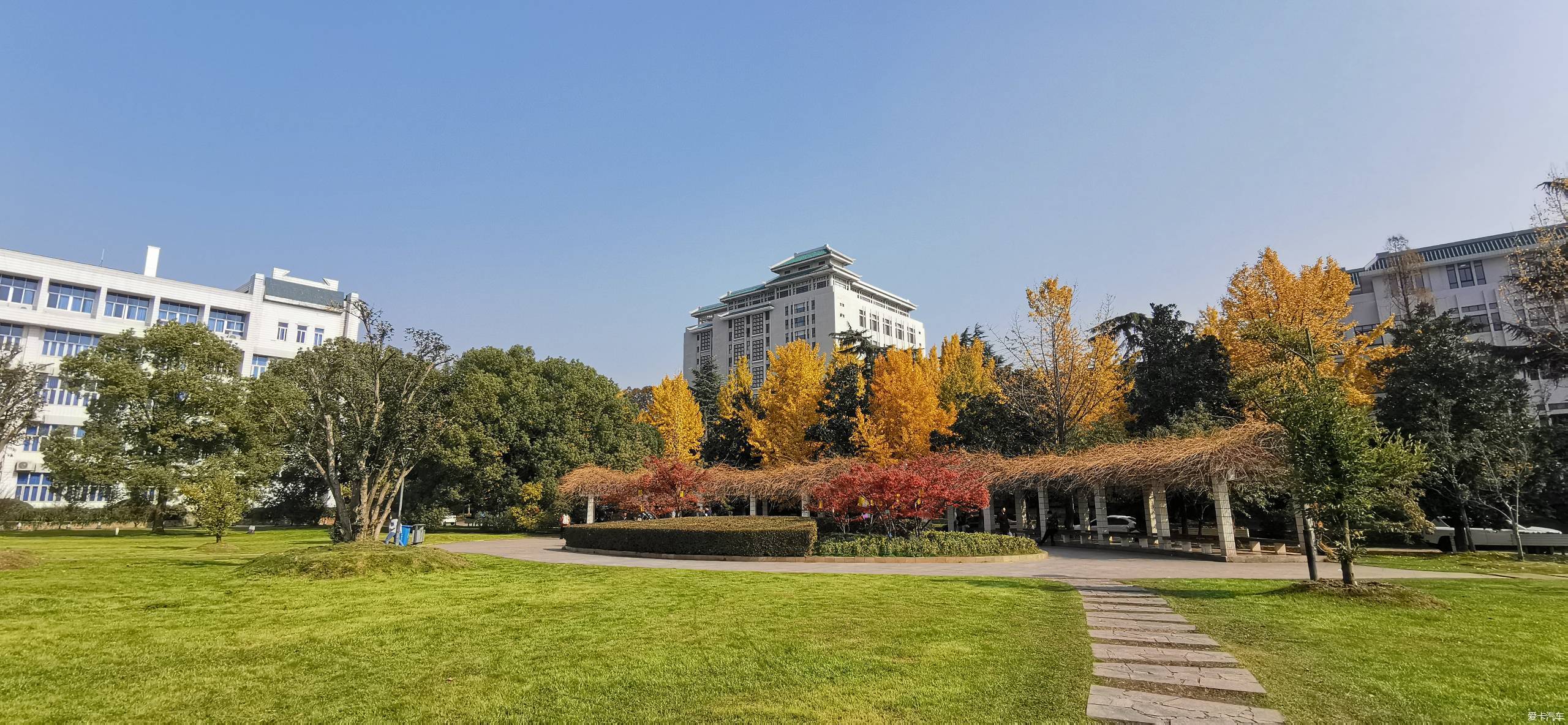 武汉学院 校园风景图片