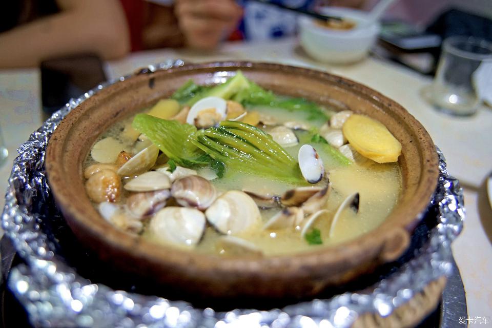 必點招牌:白貝(黃沙蜆更好)芋仔芥菜煲