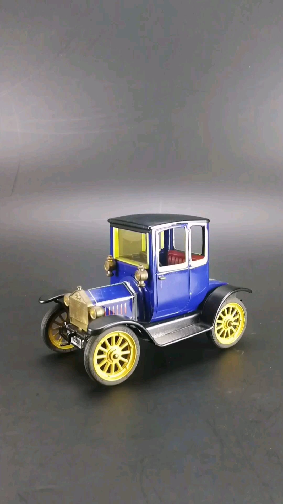 1917福特t型医生车,1:24比例铁皮玩具车,上发条可以走动